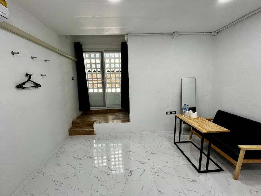 Megun 10 L Apartman Bangkok Kültér fotó