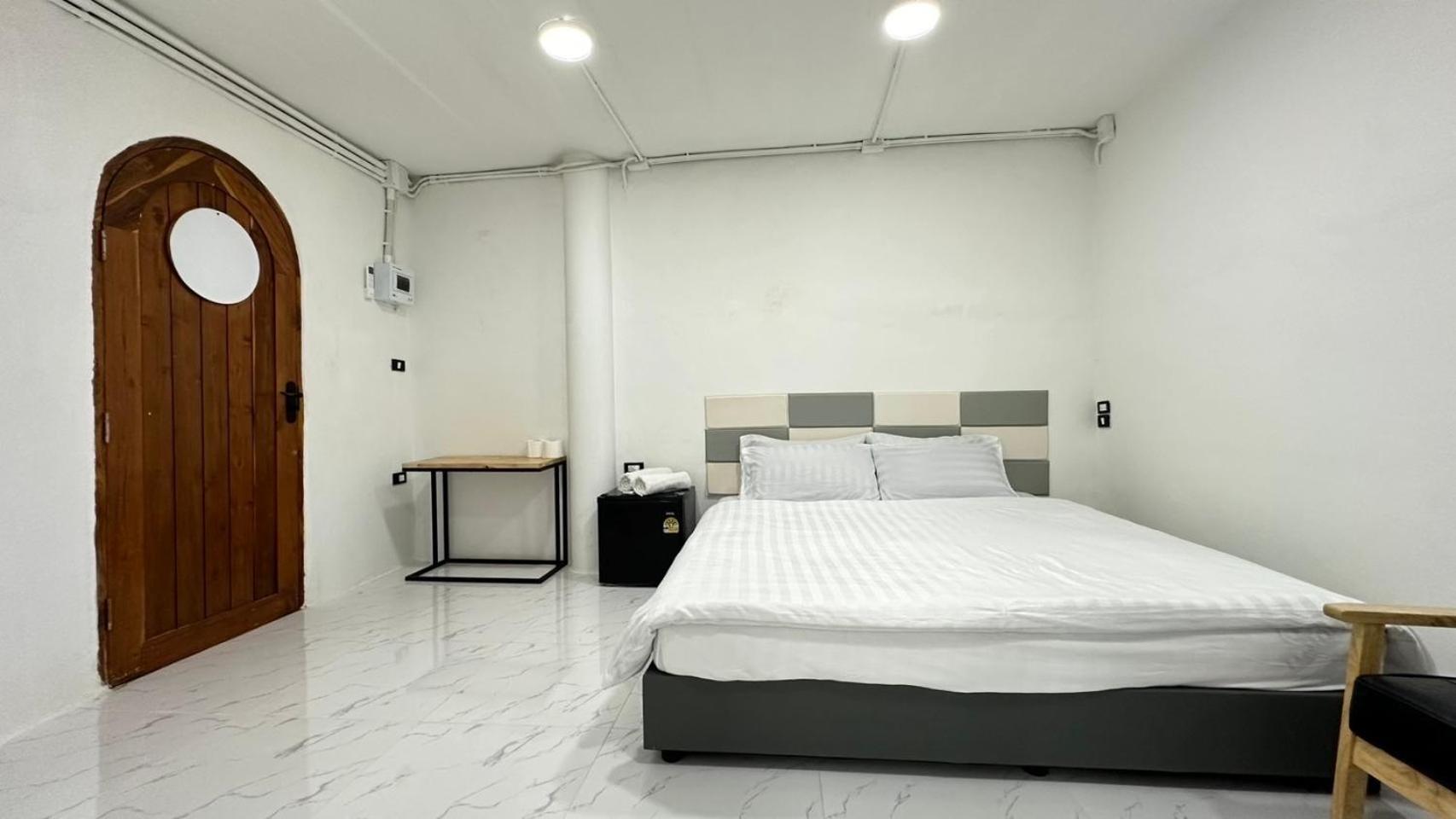 Megun 10 L Apartman Bangkok Kültér fotó