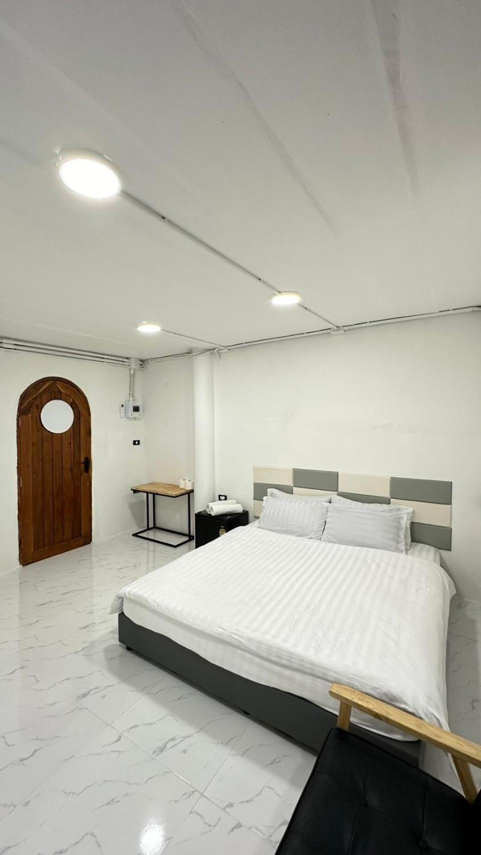 Megun 10 L Apartman Bangkok Kültér fotó